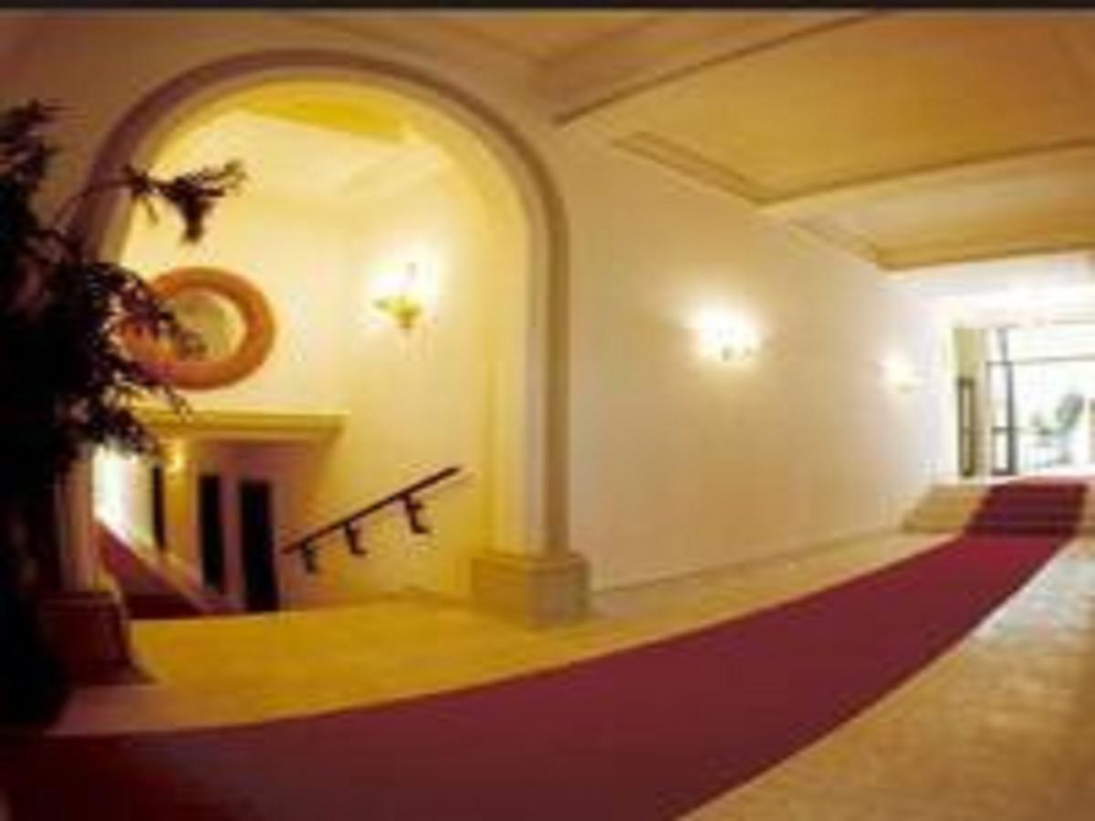 M Plaza Hotel 阿克拉 外观 照片