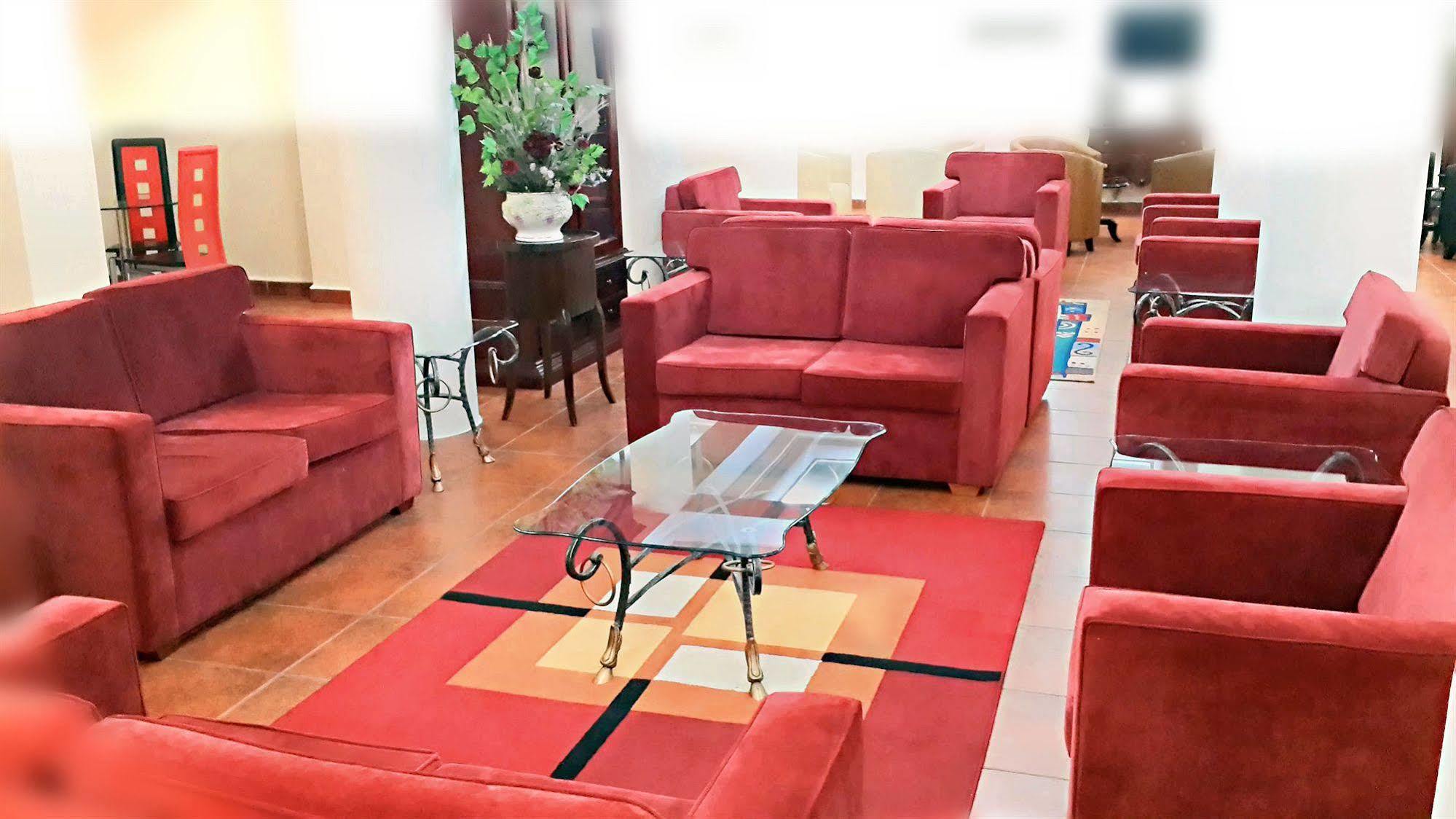 M Plaza Hotel 阿克拉 外观 照片